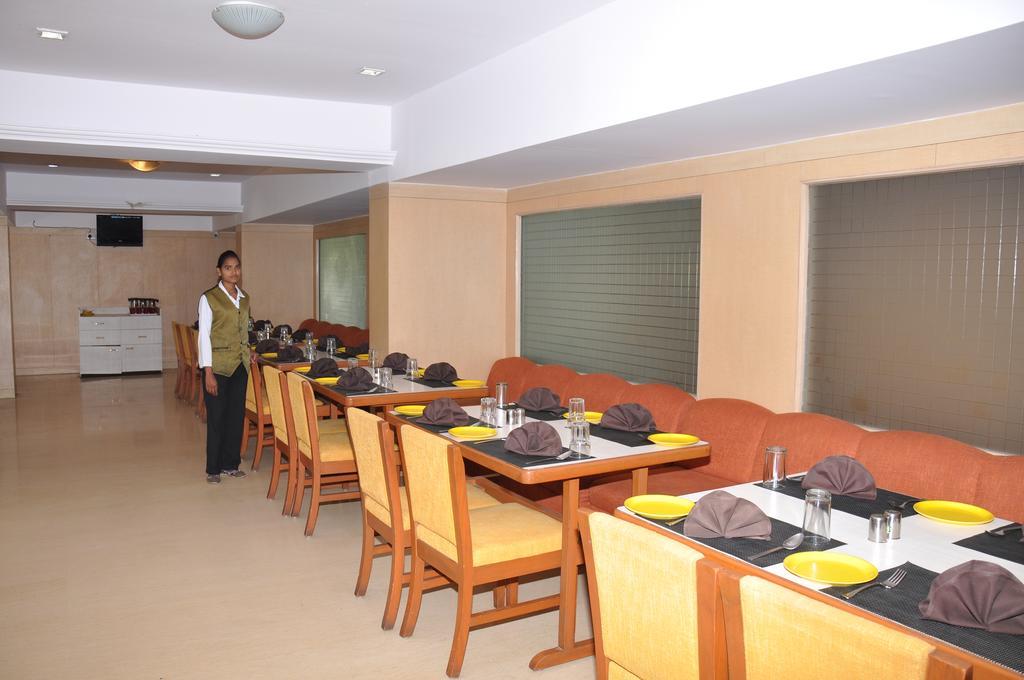 Hotel Abigail Regency Shirdi Exterior photo