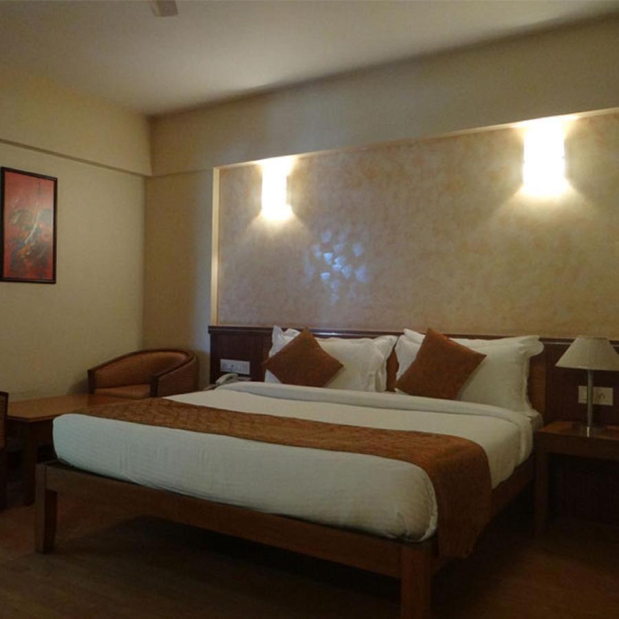 Hotel Abigail Regency Shirdi Room photo